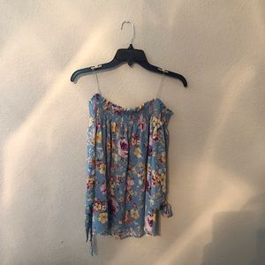 Blue floral top